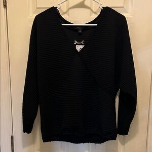 NWT Marc New York Black Textured V-Neck Top M